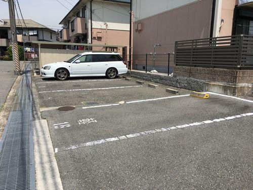 神戸市西区王塚台アパート 駐車場