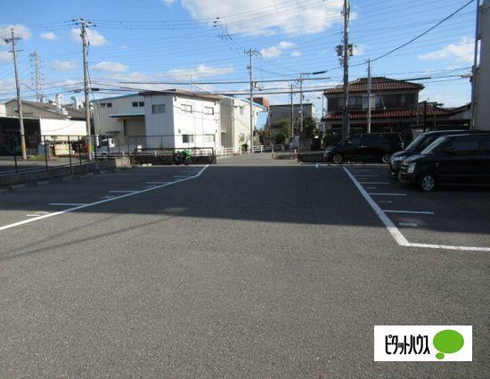 神戸市西区玉津町今津マンション 駐車場
