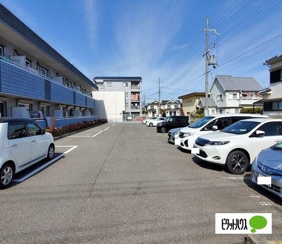 明石市小久保アパート 駐車場