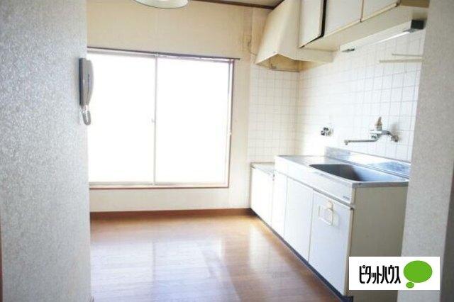 神戸市西区玉津町今津アパート リビング