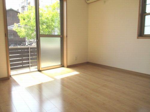 明石市南貴崎町アパート リビング