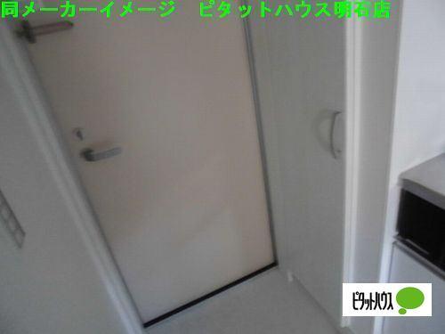 明石市魚住町西岡アパート 玄関