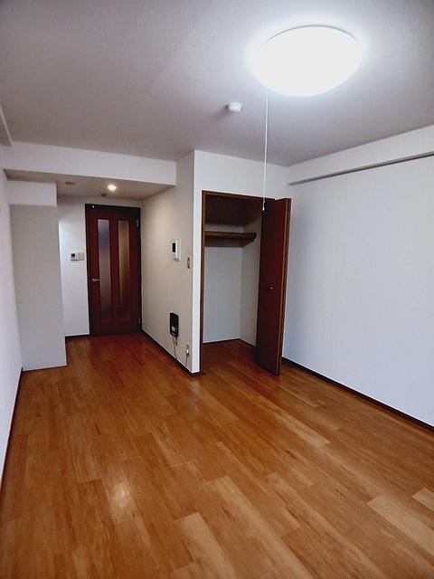 エテルノ・スクウェア弐番館（303） 室内