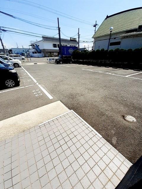 アルファビア池内（303） 駐車場