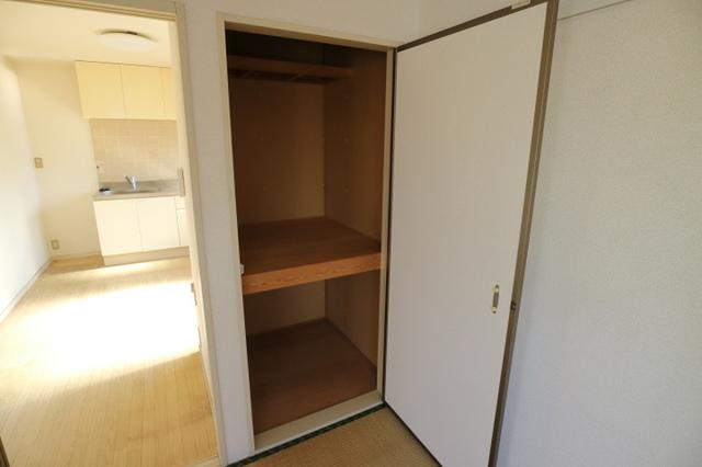 サンハイツ学園前（205） 収納