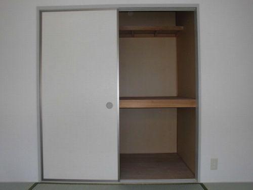 明石市和坂アパート 収納