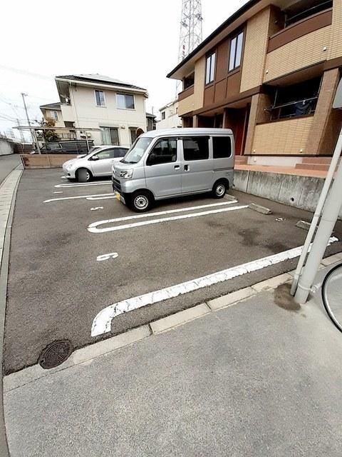 ラフレシールⅡ（201） 駐車場