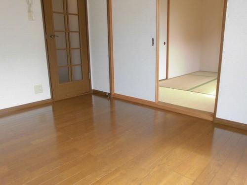 明石市魚住町住吉アパート リビング