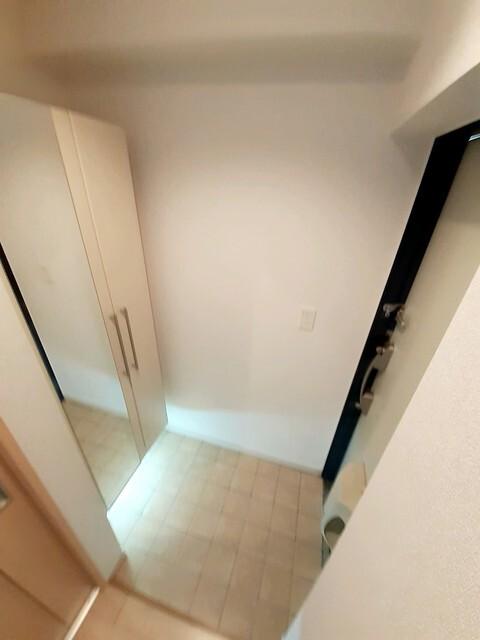 グランブルⅢ（304） 玄関