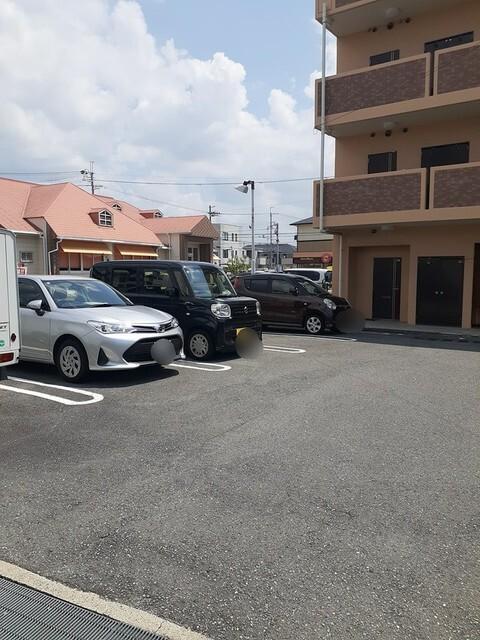 トゥールモンド（303） 駐車場