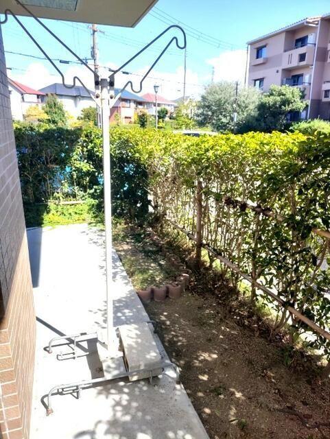 モンセーヌ西神南（102） 庭