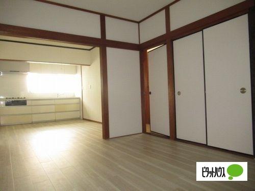 大久保町八木戸建522-6 リビング