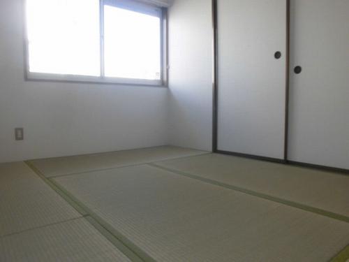 明石市朝霧南町アパート リビング