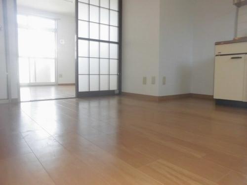 明石市朝霧南町アパート リビング