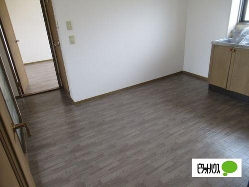 明石市魚住町清水アパート リビング