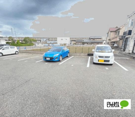 神戸市西区伊川谷町潤和アパート 駐車場