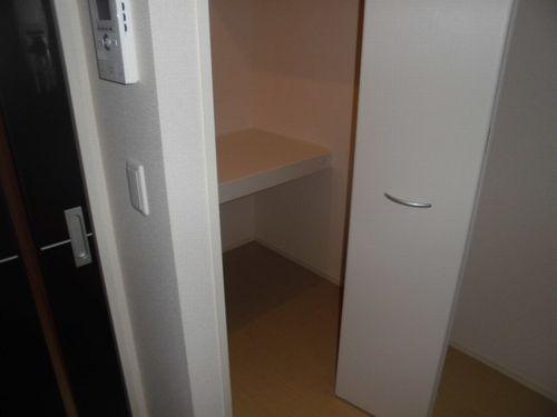三木市自由が丘本町アパート 収納