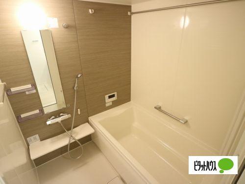 明石市沢野南町アパート バス／シャワー