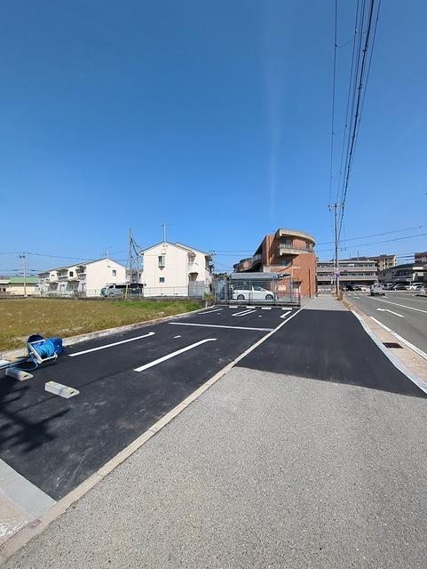 ヴェルナール赤羽（203） 駐車場