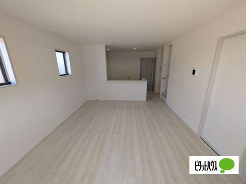 明石市魚住町錦が丘一戸建 リビング