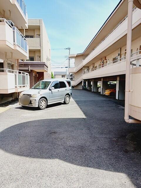 第一コーポ学苑（303） 駐車場