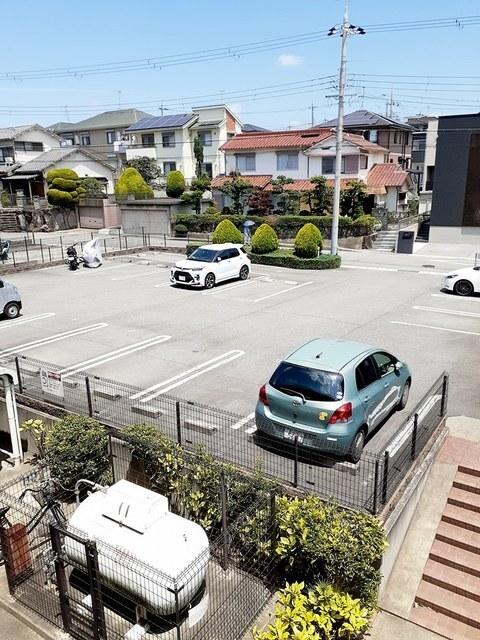 プラムガーデン（303） 駐車場