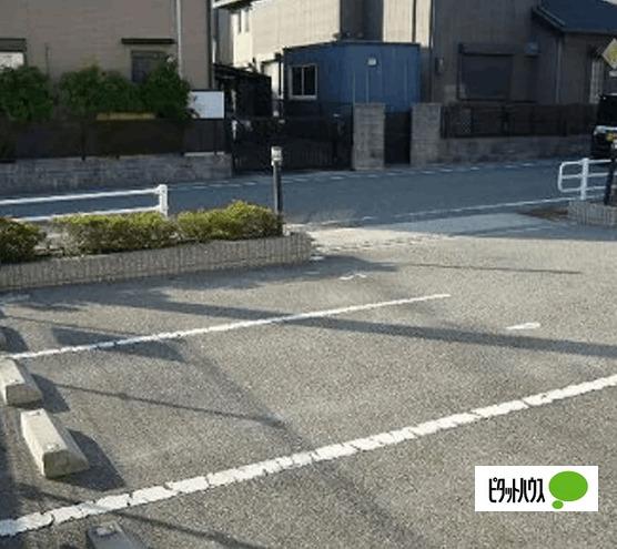 レオパレスリスペクト 駐車場