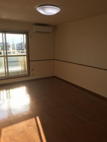 神戸市西区伊川谷町有瀬マンション リビング