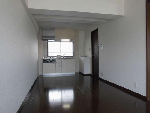 神戸市西区玉津町高津橋マンション リビング