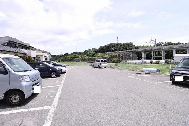 ベイビレッジＩＮＯＵＥ（206） 駐車場