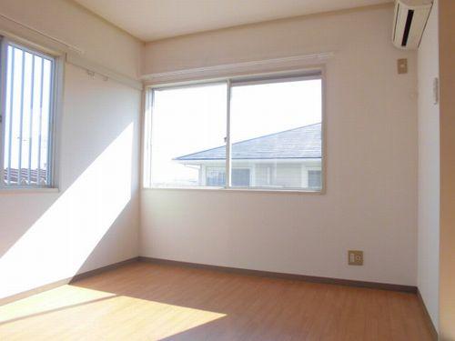 明石市魚住町清水アパート リビング