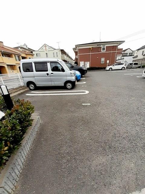 ルナ　パレス　Ｂ（202） 駐車場