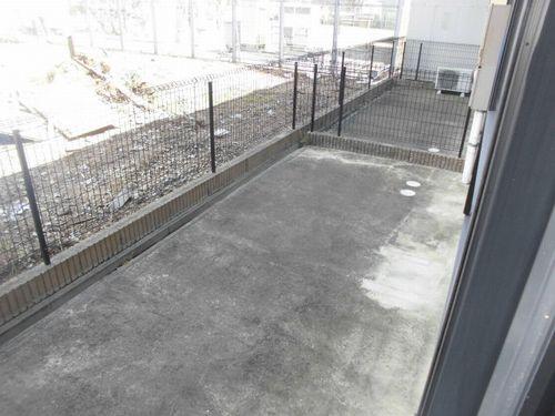 神戸市西区玉津町今津アパート 庭