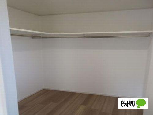 神戸市西区玉津町小山一戸建 収納
