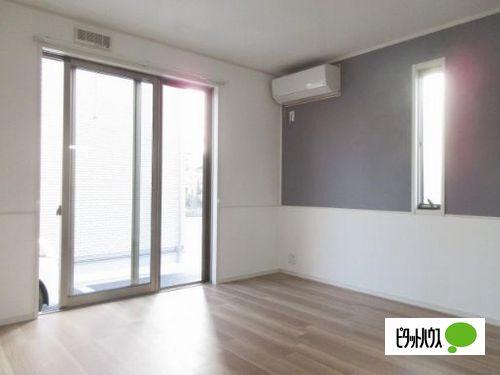神戸市西区玉津町小山一戸建 リビング
