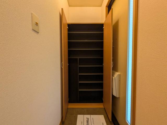 カーサフィオーレ　B棟（101） 収納