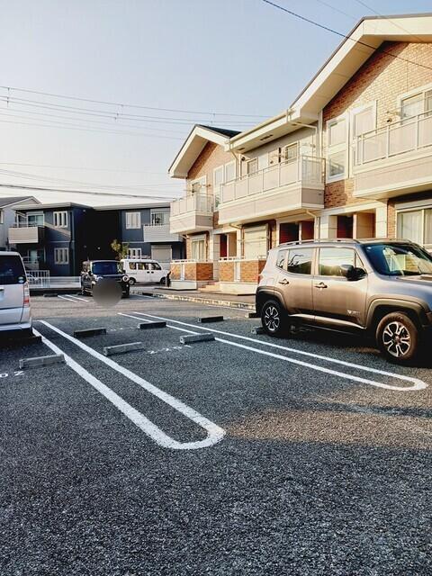 ミニョンⅡ番館（202） 駐車場