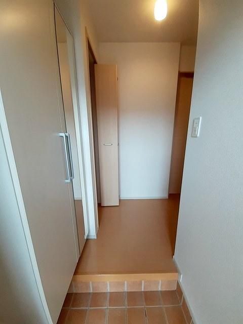 舞子坂ヒルズ（106） 玄関