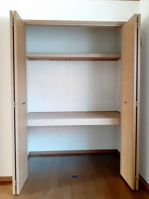 エンジェルミタニ（102） 収納