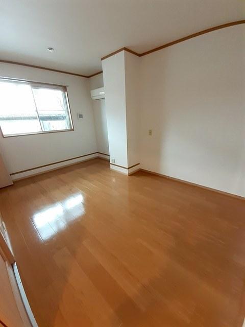 シュープリーム（105） 室内