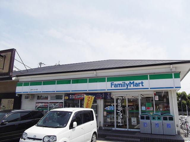 ファミリーマート三木インター前：600m