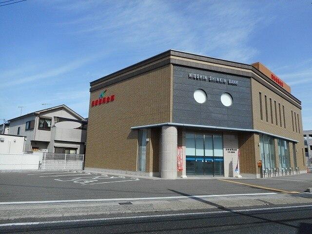 日新信用金庫江井島支店：500m