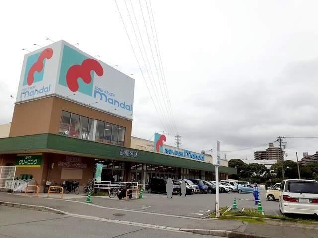 万代伊川谷店：1100m