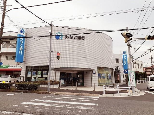 みなと銀行岩岡支店：450m