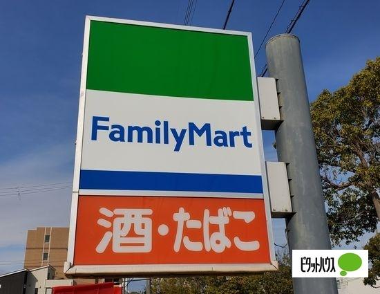 ファミリーマート玉津インター北店：751m