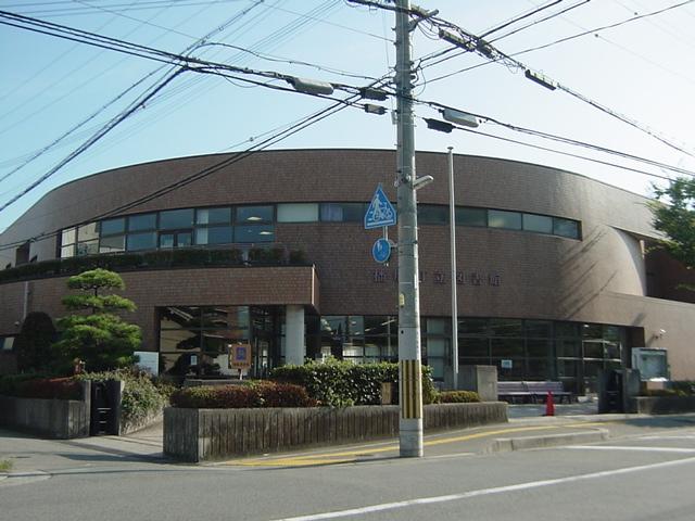 図書館：1800m