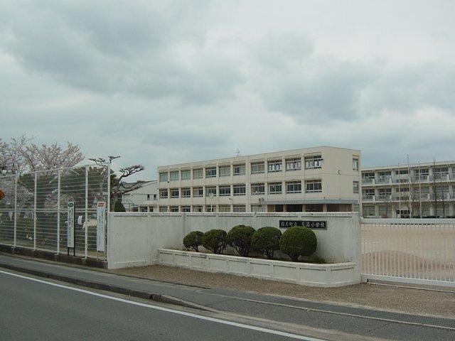 稲美町立天満小学校：425m