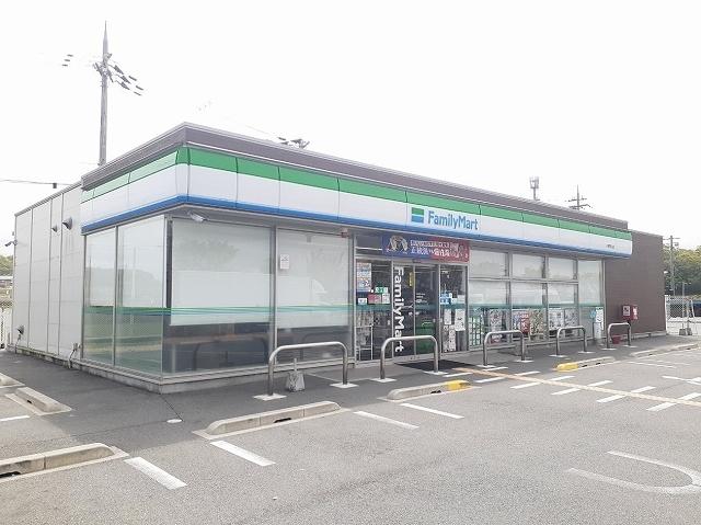 ファミリーマート小野黒川店：450m