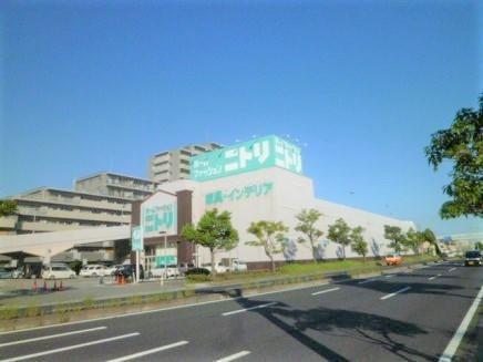 ニトリ明石大久保店：864m