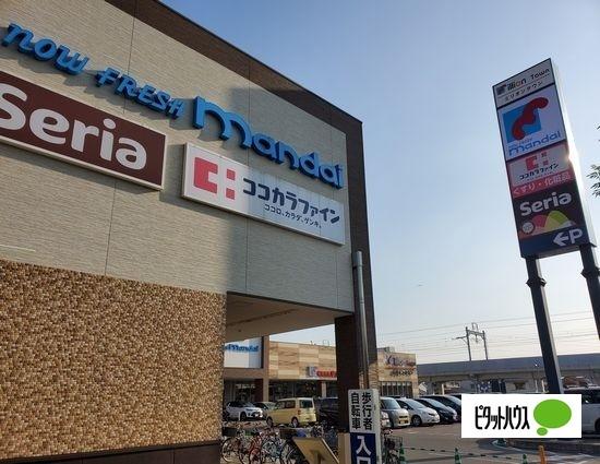 万代明石硯町店：296m